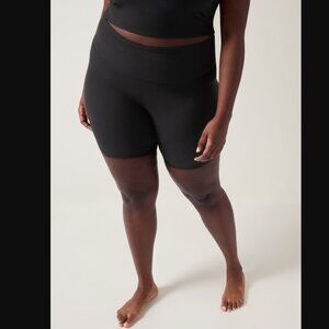 Athleta Ultra High Rise Elation 7" Short